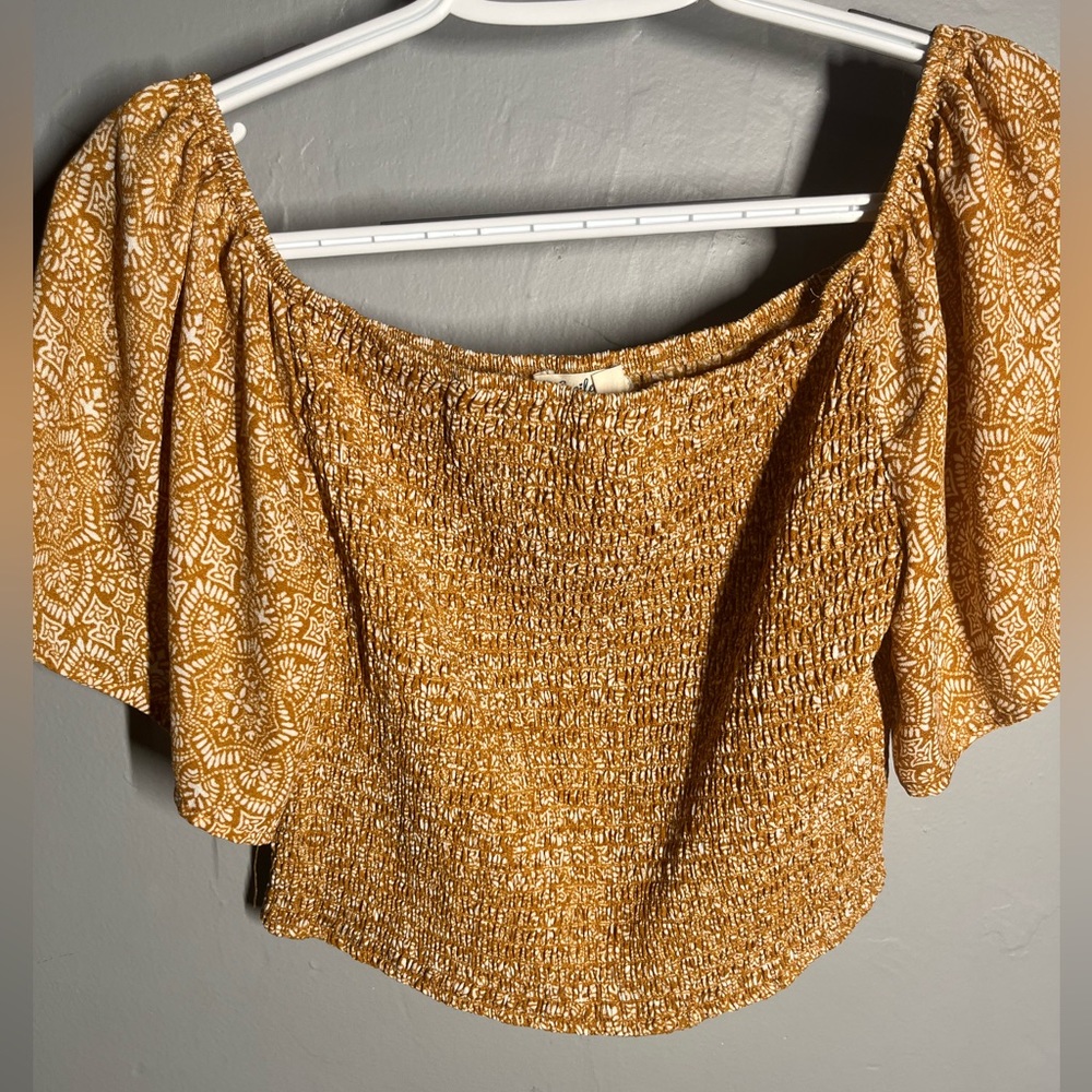 Mustard yellow cute cropped shirt